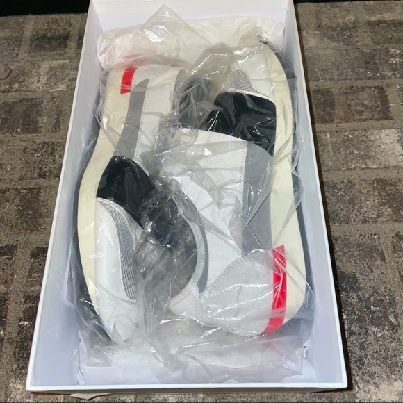 Balenciaga - Picture 2 of 9